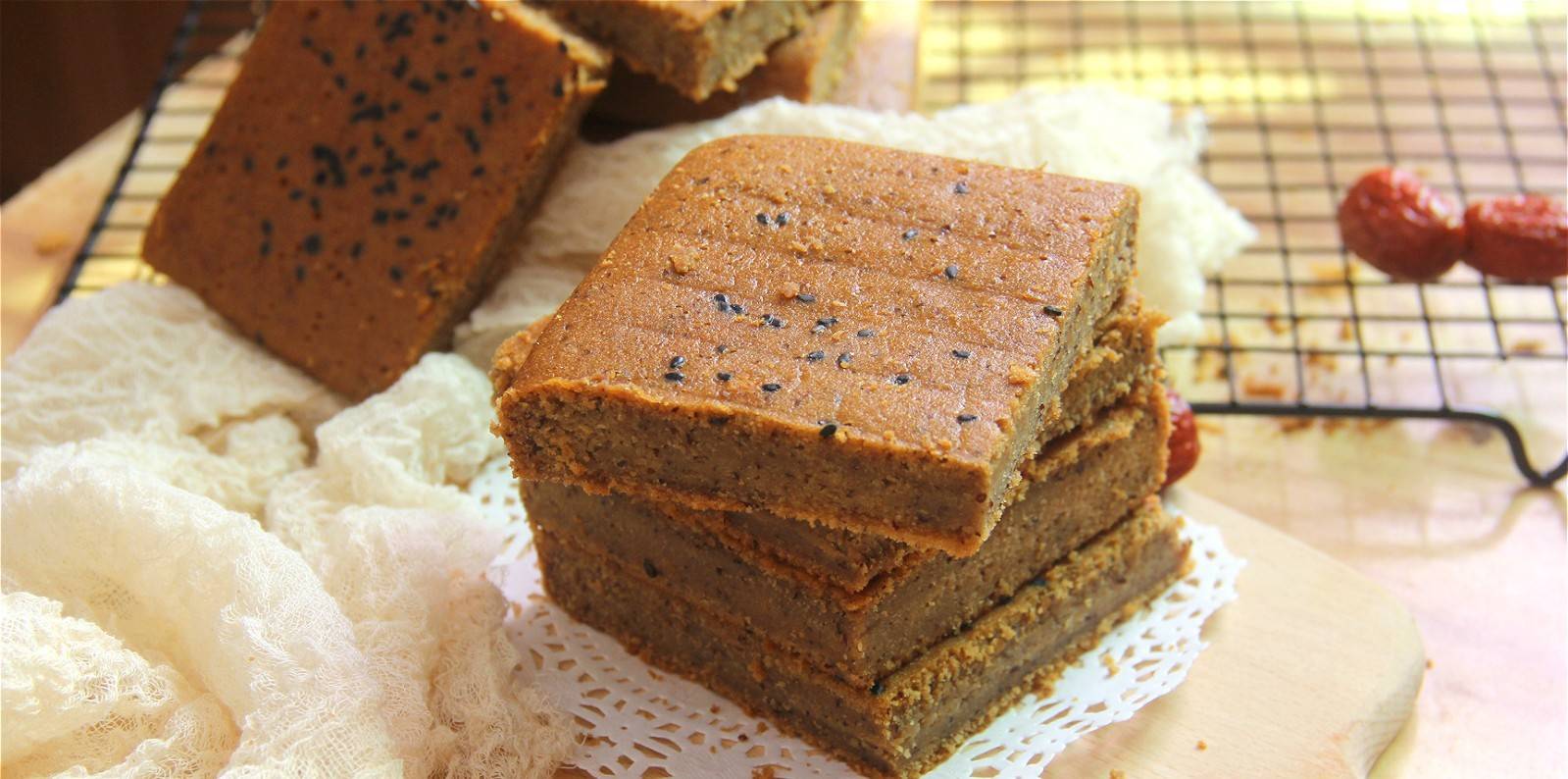 口味独特,枣香浓郁,口感细腻,回味绵甜!教大家红枣糕的做法!