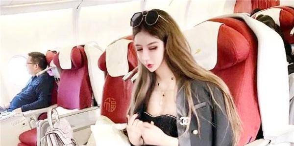 什么那个花费上百万，3年整容60次的网红女孩现状如何，模样让人唏嘘