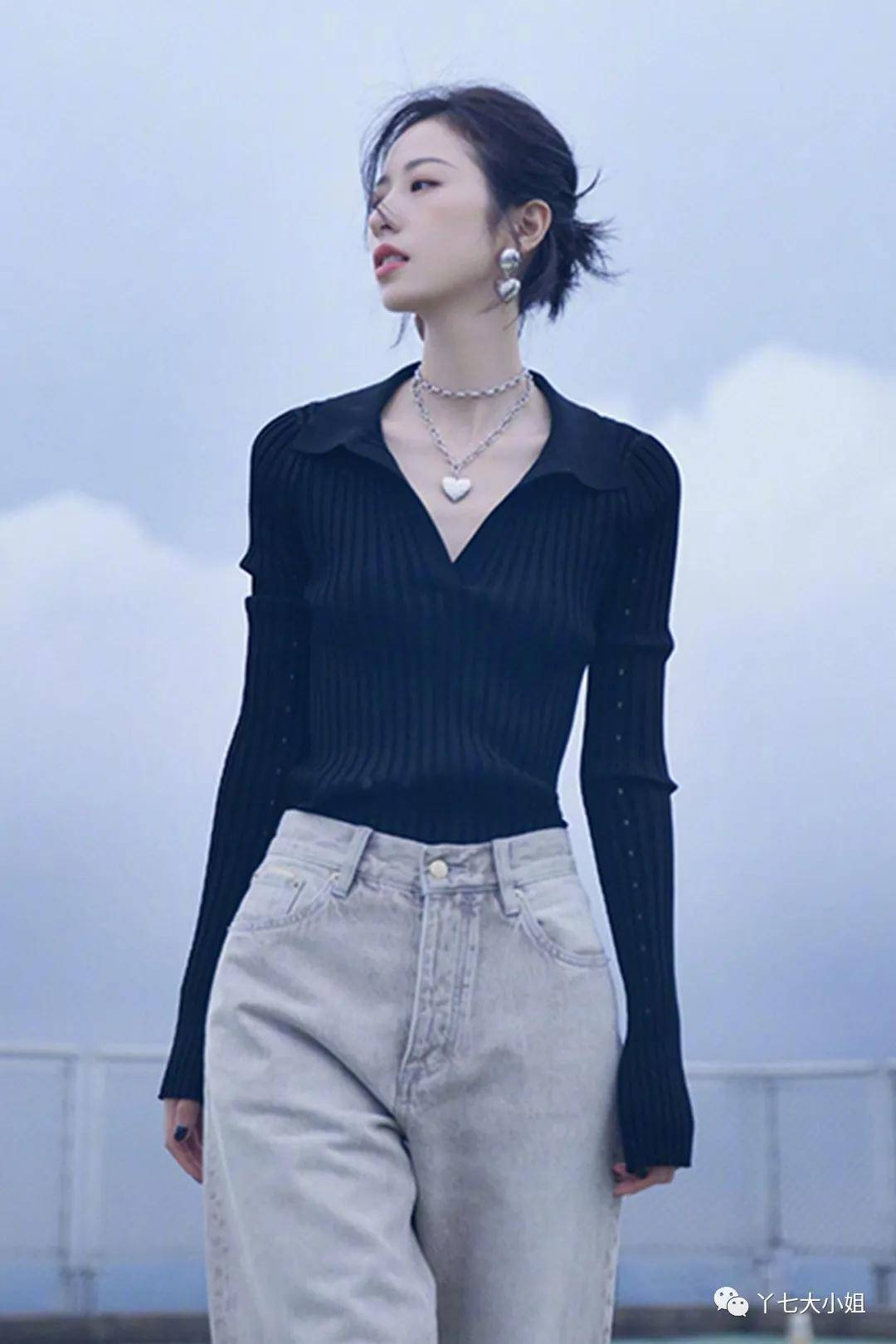 卫衣 阔腿裤+这5件上衣＝早秋的帅气和时髦