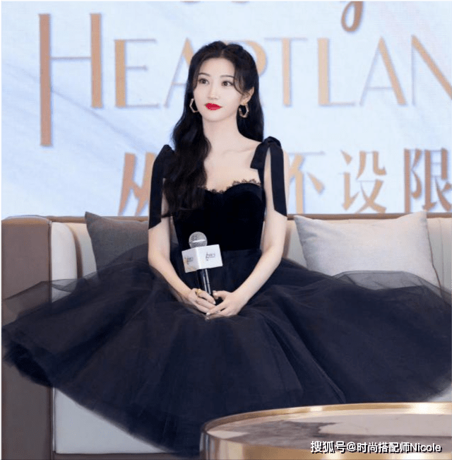 Nicole金晨“跳舞”又美上热搜！皮肤白到反光，大方分享自制“护肤法”