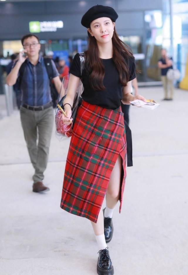 贝雷帽 拯救秋季大风天，你需要一款时髦帽子，曾之乔沈月都在用它凹造型