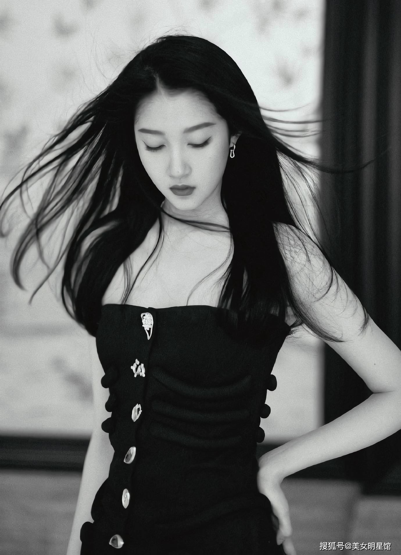 24岁关晓彤,邻家女孩初长成!_美女