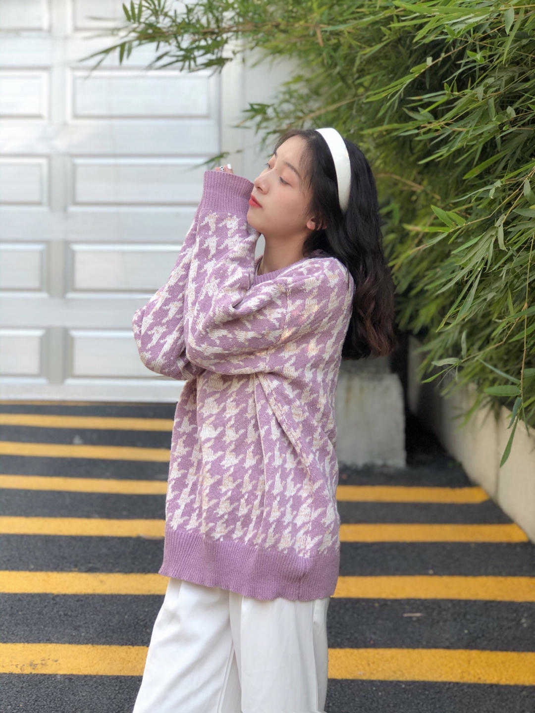 黑色 秋季，“毛衣”穿不出气质感？试试这些日常保暖的穿搭，美得高级