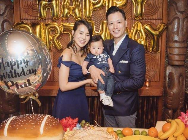 长子 胡杏儿一家为长子庆生，她打扮隆重发际线却堪忧，老公越老越帅气