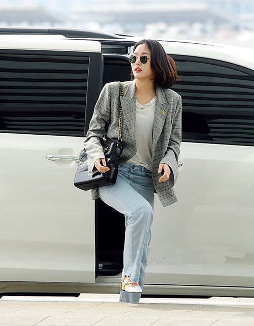 年代 忘不了蓝洁瑛的喇叭裤，黎姿的露肩装，这些经典的时尚都可以复制