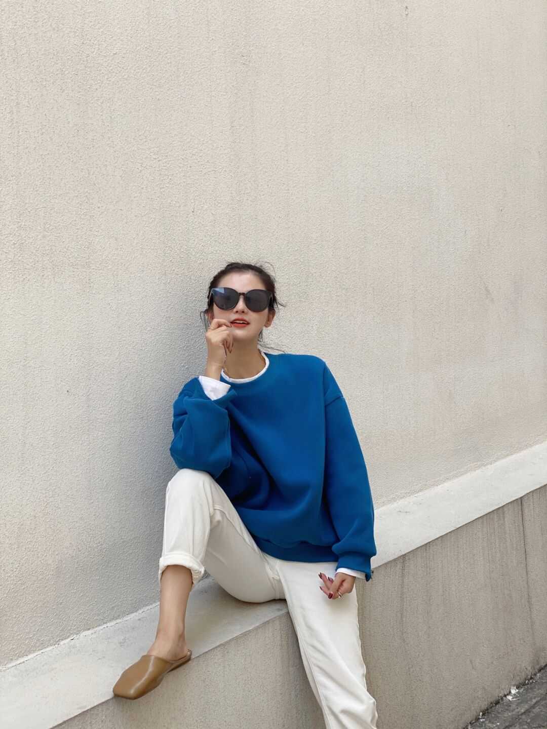 卫衣 卫衣可别只会穿黑白灰了！试试这六种颜色，一套比一套还洋气