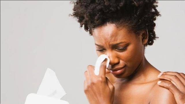 受伤的男人图片 25283126f4d54efa930e3e25f403f5eb.jpeg