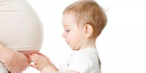 扶弟|谢娜二胎产女后首次亮相大本营，活力满满，网友：看不出二胎！