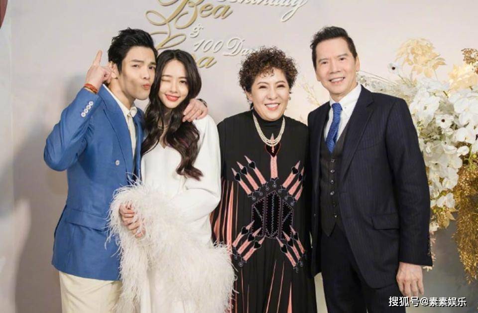 郭碧婷 向太带郭碧婷看时尚秀，让出C位给儿媳妇，众多明星一起捧场