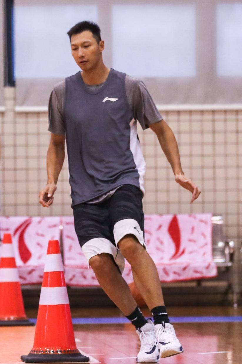 中鋒|易建聯(lián)進(jìn)行體測(cè)！CBA第一本土中鋒，下賽季將實(shí)現(xiàn)王者歸來(lái)