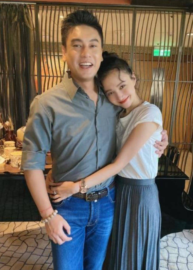 朱孝天老婆图片图片