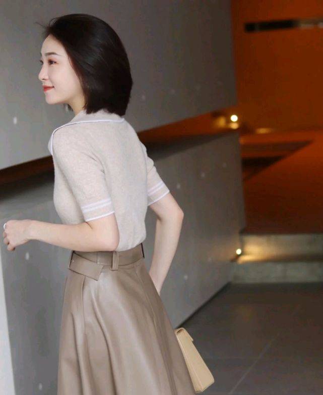 设计 35岁以上的女人如何穿搭才不显老?拒绝扮嫩,优雅大方才迷人