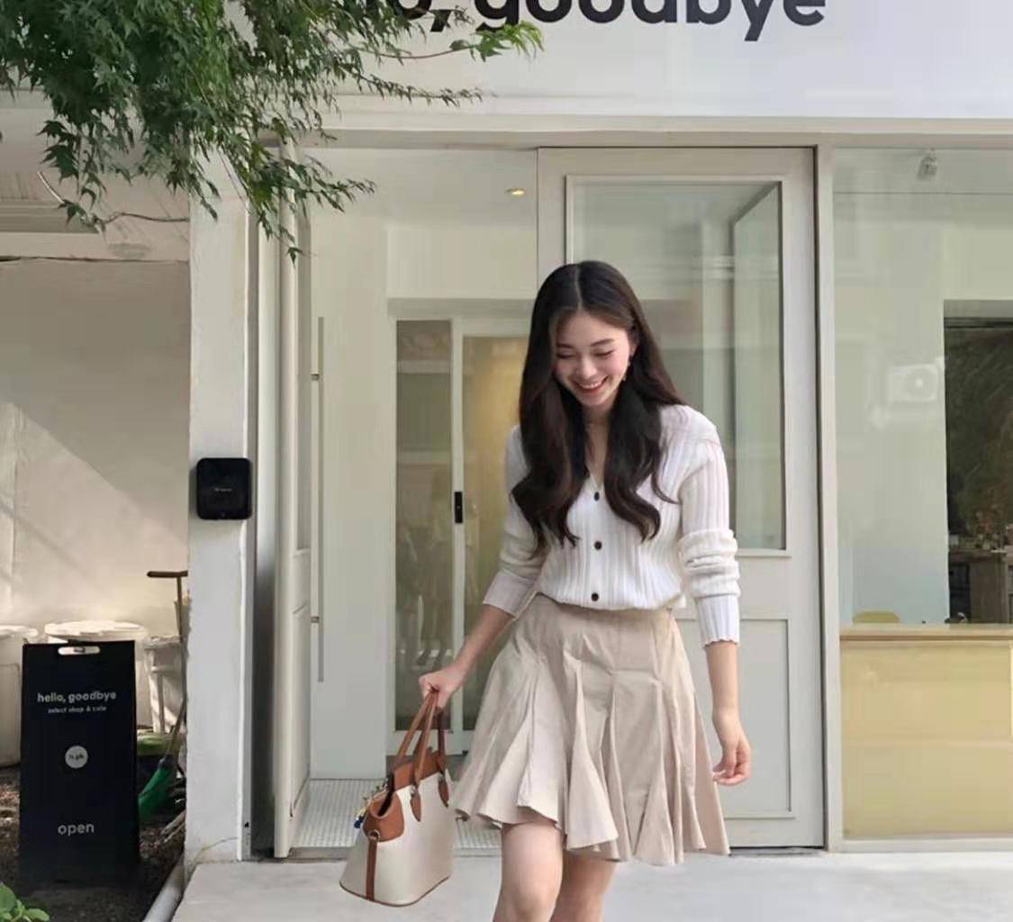 好身材 秋季裙装怎么穿才时髦又好看？试试这三种搭配方式，轻松美成焦点