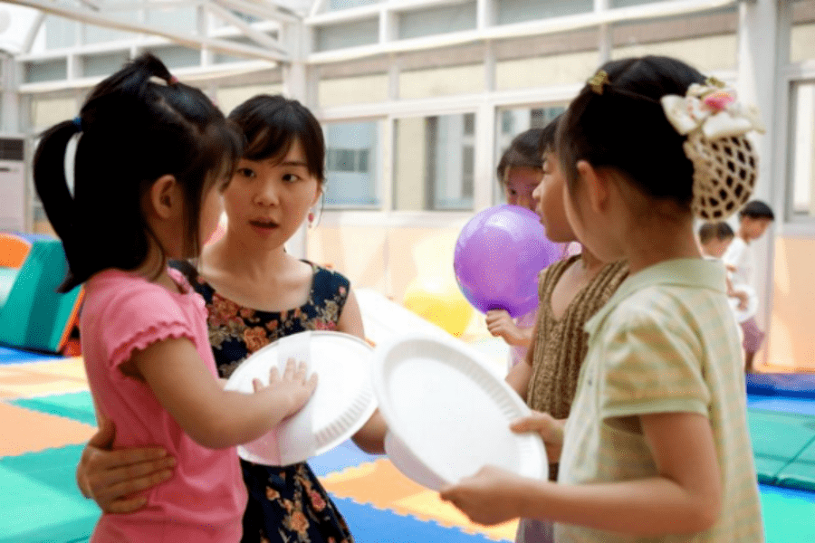 天价|杭州幼儿园“天价”工资单火了，同行老师直摇头，表示心里不平衡