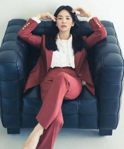 宋仲基|宋慧乔新剧《现在，正在分手》即将播出！40岁宋慧乔重归颜值巅峰