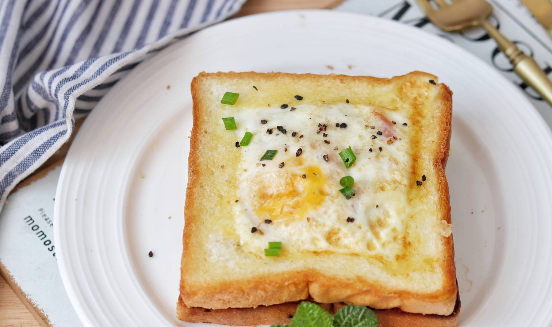 做法|教你用平底锅做这早餐,5分钟搞定,松软可口,还补钙,孩子爱吃