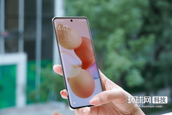 绒毛|Xiaomi Civi 开箱图赏：兼顾轻薄与颜值 美颜效果名副其实