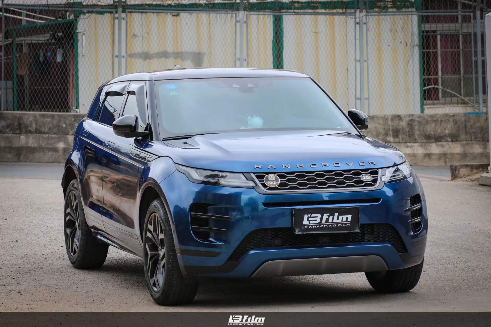 路虎-揽胜极光全车lb改色膜pet暗影蓝