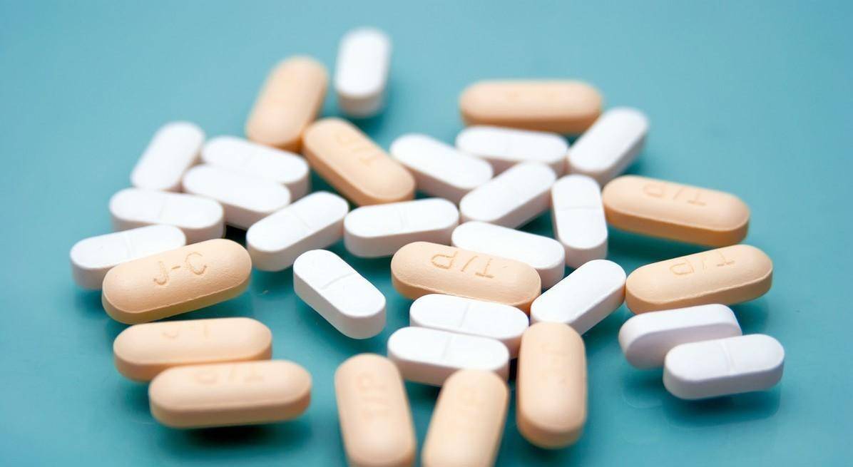 食管|感觉“烧心”和反酸时，需要注意什么，怎样减轻症状呢？