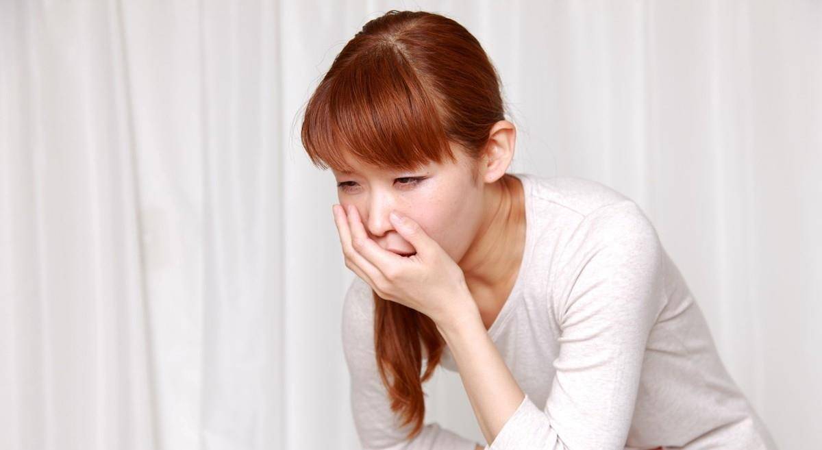 治疗|经常感觉反酸和烧心？可能是胃食管反流症，应该怎么治疗呢？