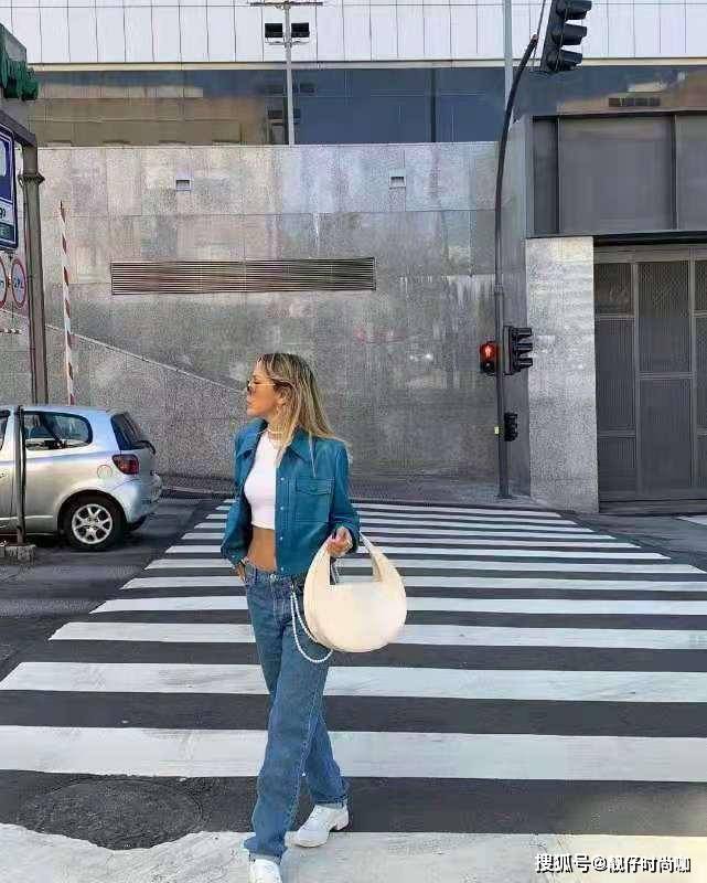 显得 早秋时髦穿搭之复古叠穿，小个子也能轻松驾驭，快快学起来