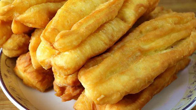 油条的做法 家庭版 90906163f5cc4237a0f6baf0d0bb5c39.jpeg