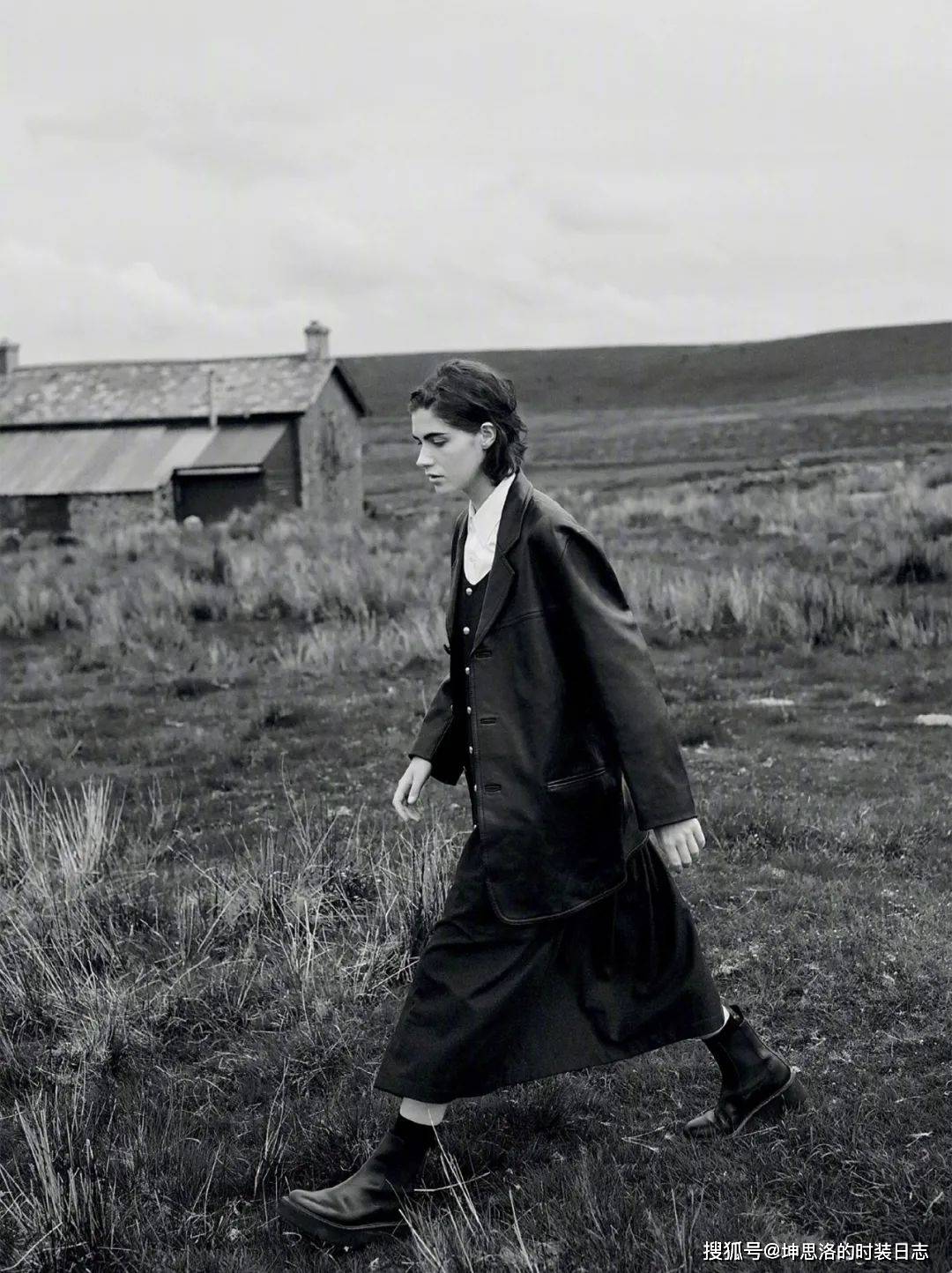 摄影 英国版时尚芭莎2021年十月刊时装大片合辑 浪漫秋日风景