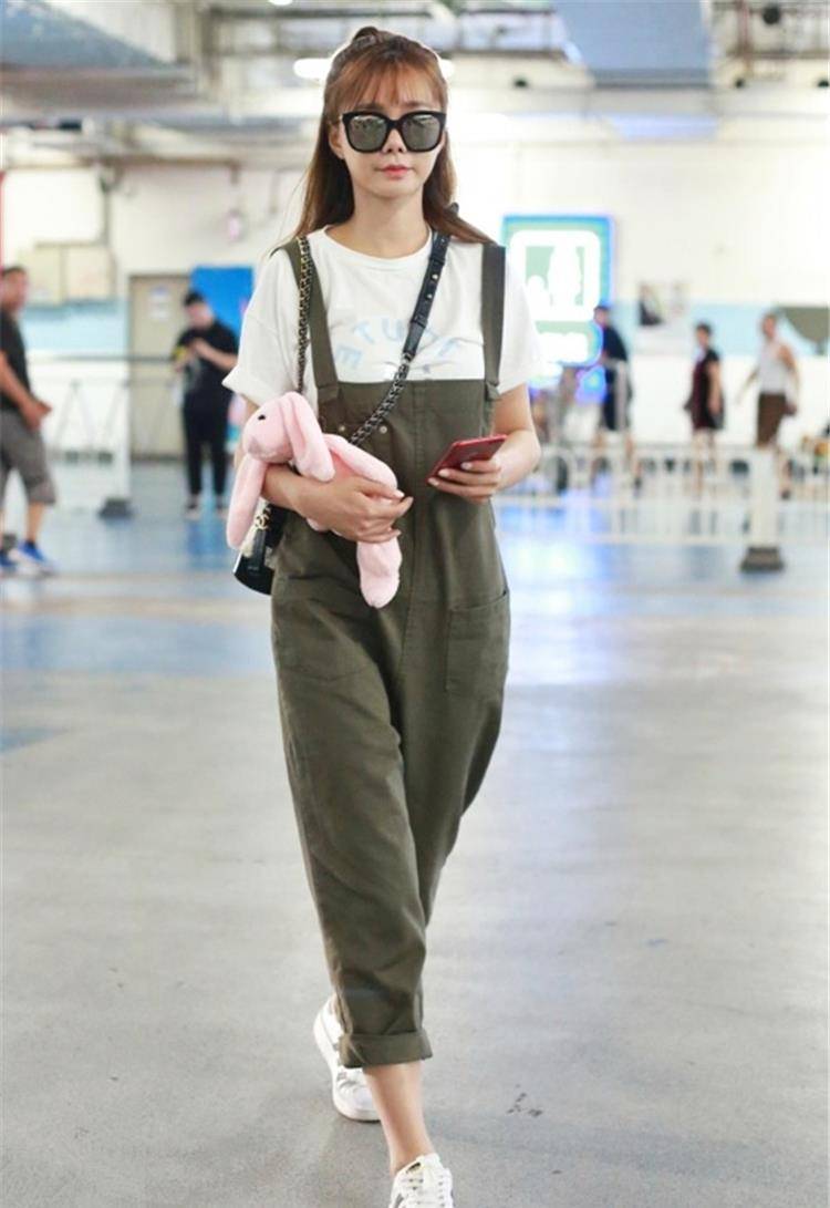 什么 比阔腿裤还要率性的工装裤，安利8套搭配，让你气场全开