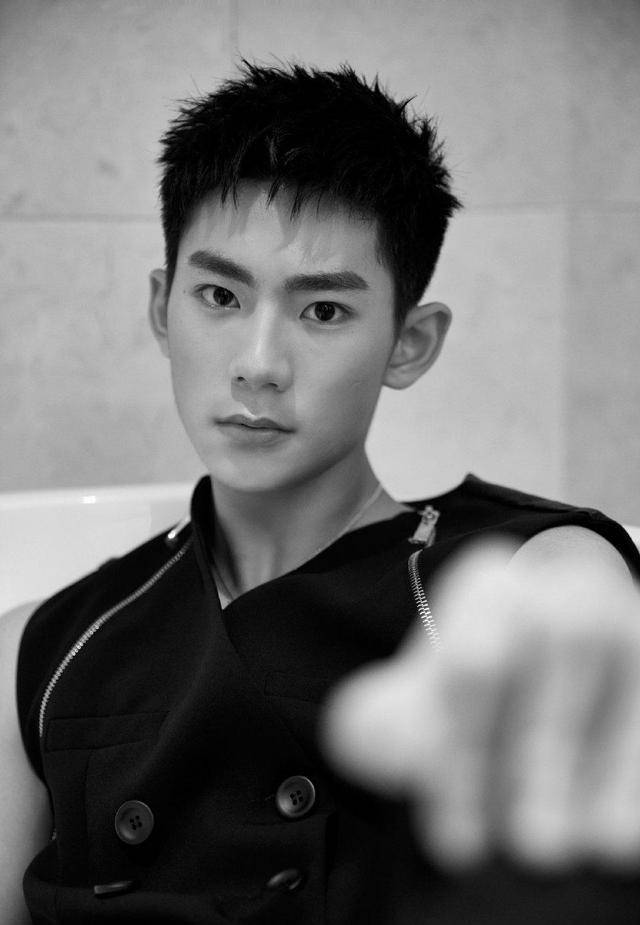 原来是电影《1921》中的他啊2_刘家祎