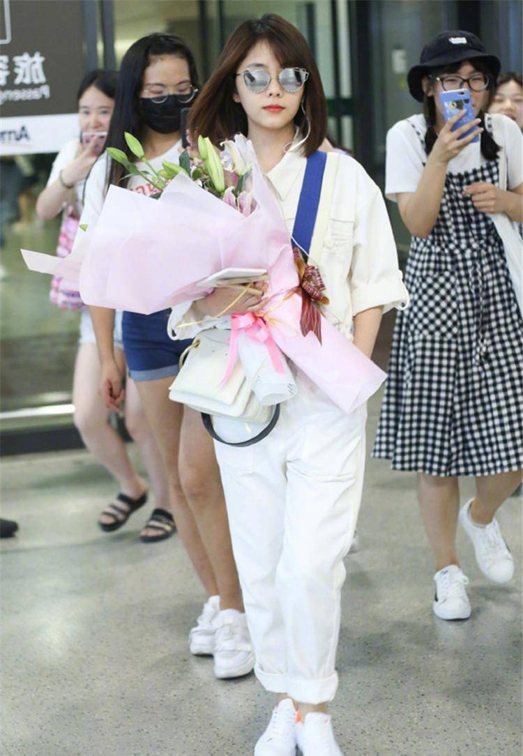 什么 比阔腿裤还要率性的工装裤，安利8套搭配，让你气场全开