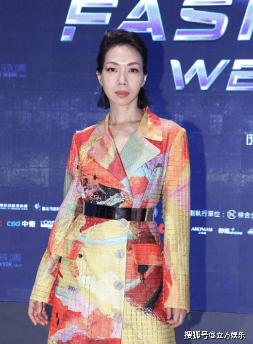 大陆 台北时装周开幕:明星似素人,衣服廉价审美停留在20年前