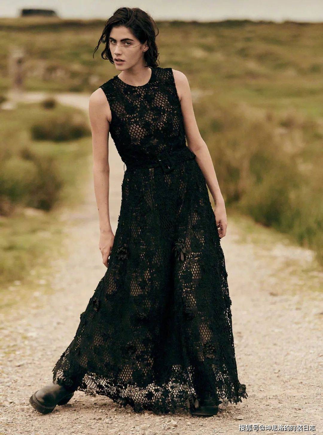 摄影 英国版时尚芭莎2021年十月刊时装大片合辑 浪漫秋日风景