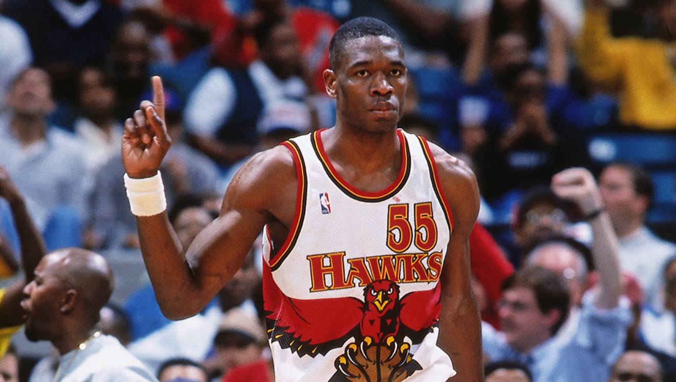 迪肯贝·穆托姆博,1991年进入nba,老鹰队史名宿,姚明曾经的前队友之一