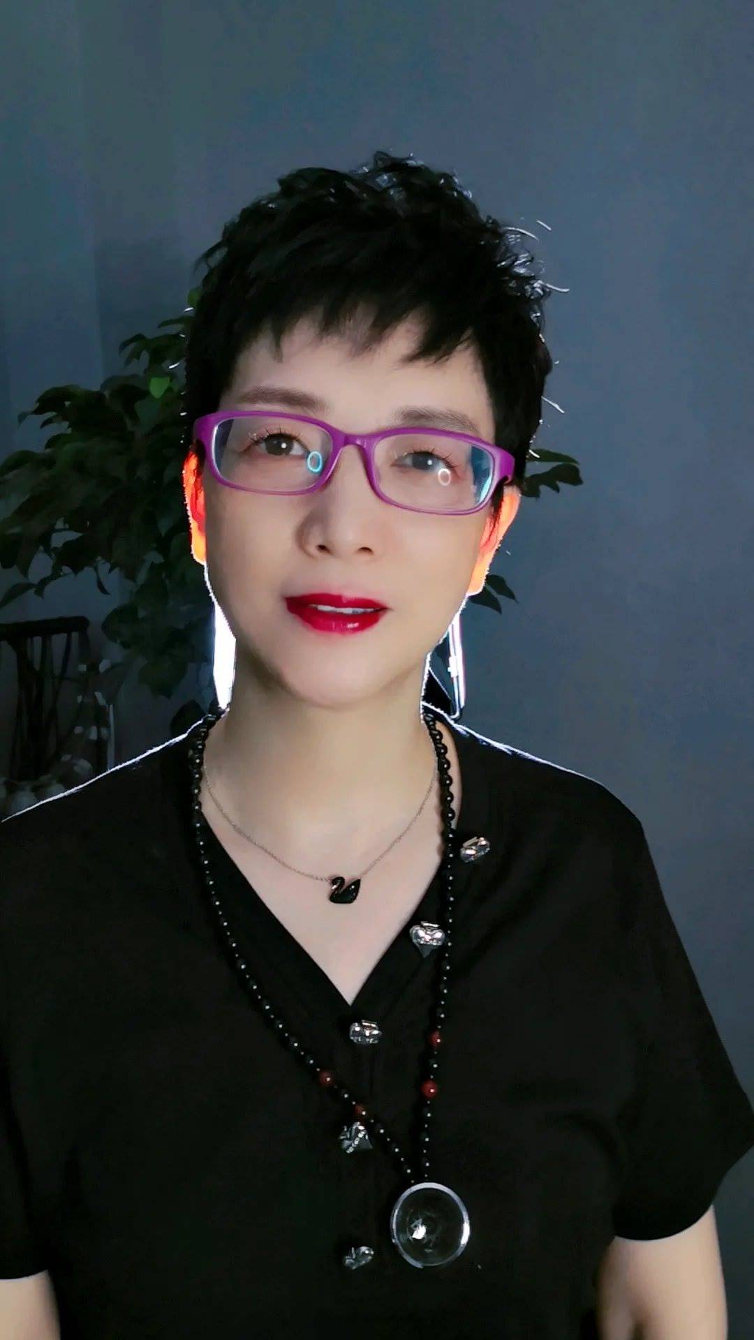 发型短发真不愧是减龄利器，38也能变18，这15款很值得尝试