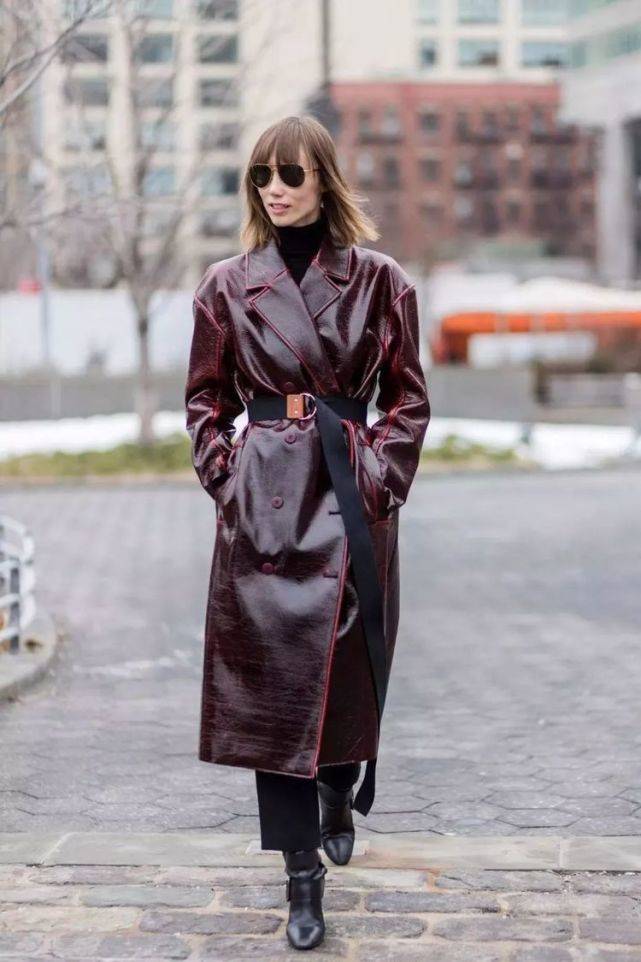 黑色 杨幂不走美艳大美人路线,秋天爱上皮革单品,立刻时髦感狂飙了