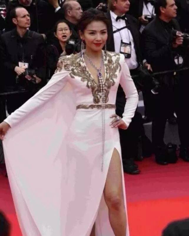 沧桑刘涛尽想着美颜成少女，实际本人很黑又壮实，没营销的那么漂亮！