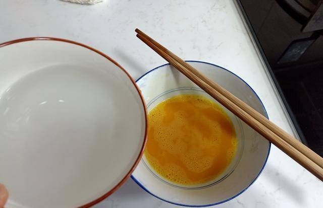 电饭煲|午餐4个菜发朋友圈，都夸太丰盛，尤其第1个，网友大赞：这招绝了