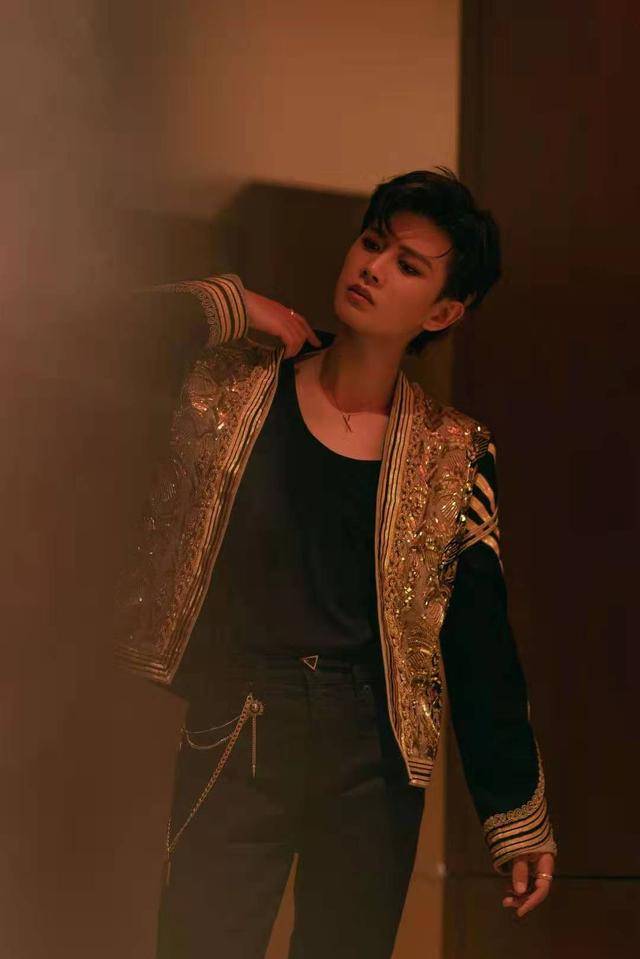 因为|他从小透明到“顶流”仅用10天，因结婚生子掉粉30万，如今再爆红2