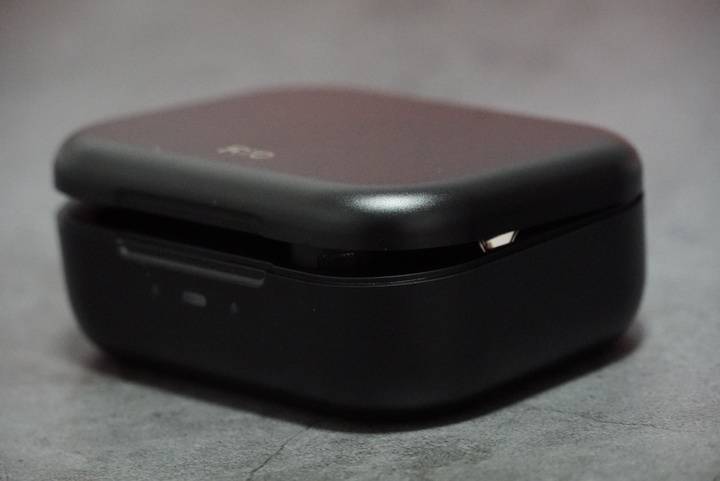 仅699元的旗舰级真无线蓝牙耳放，低价顶配的飞傲UTWS5是坑么？