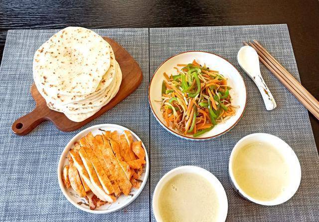 蔬菜|早餐吃口袋饼吧,想吃啥就装啥,不用油更健康,1分钟1个,简单