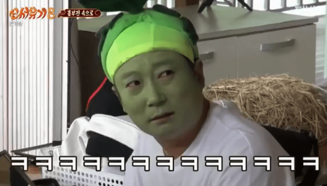 青春|门面粉丝互撕，设定、周边又陷抄袭？杨洋、范丞丞粉丝又互撕