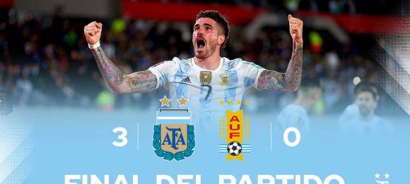梅西传球破门得分，世界杯预选赛阿根廷3比0乌拉圭，金球悬念终结