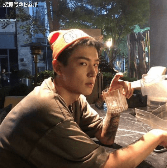 在"猪有蹄"进行回应澄清后,男友"高纯熙"也将自己