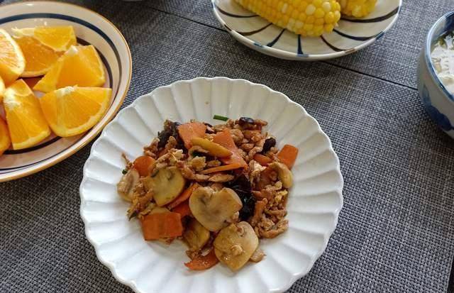 炒肉丝|15分钟营养早餐，懒妈妈也能走红朋友圈，网友：日子红红火火