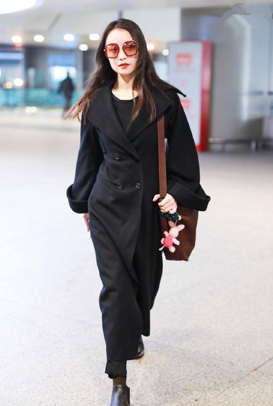 仙女 穿大衣的季节，黑色最有腔调，显瘦显气质效果翻倍