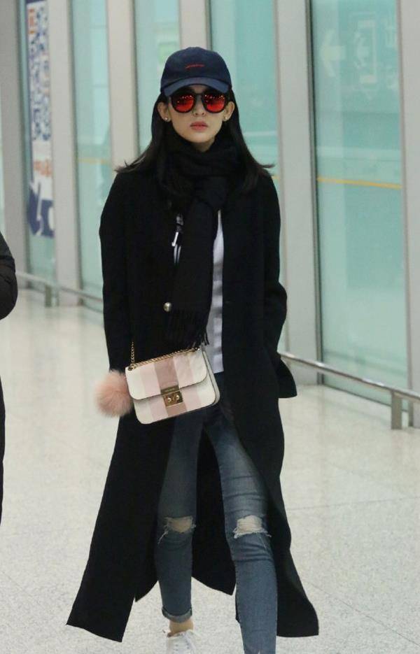 仙女 穿大衣的季节，黑色最有腔调，显瘦显气质效果翻倍