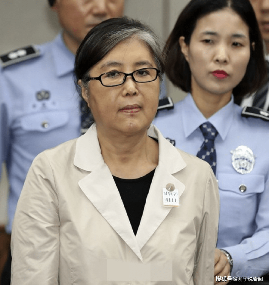 海祭"崔太敏也很好地解释了为什么朴槿惠行为异常,崔太敏生前与朴槿惠