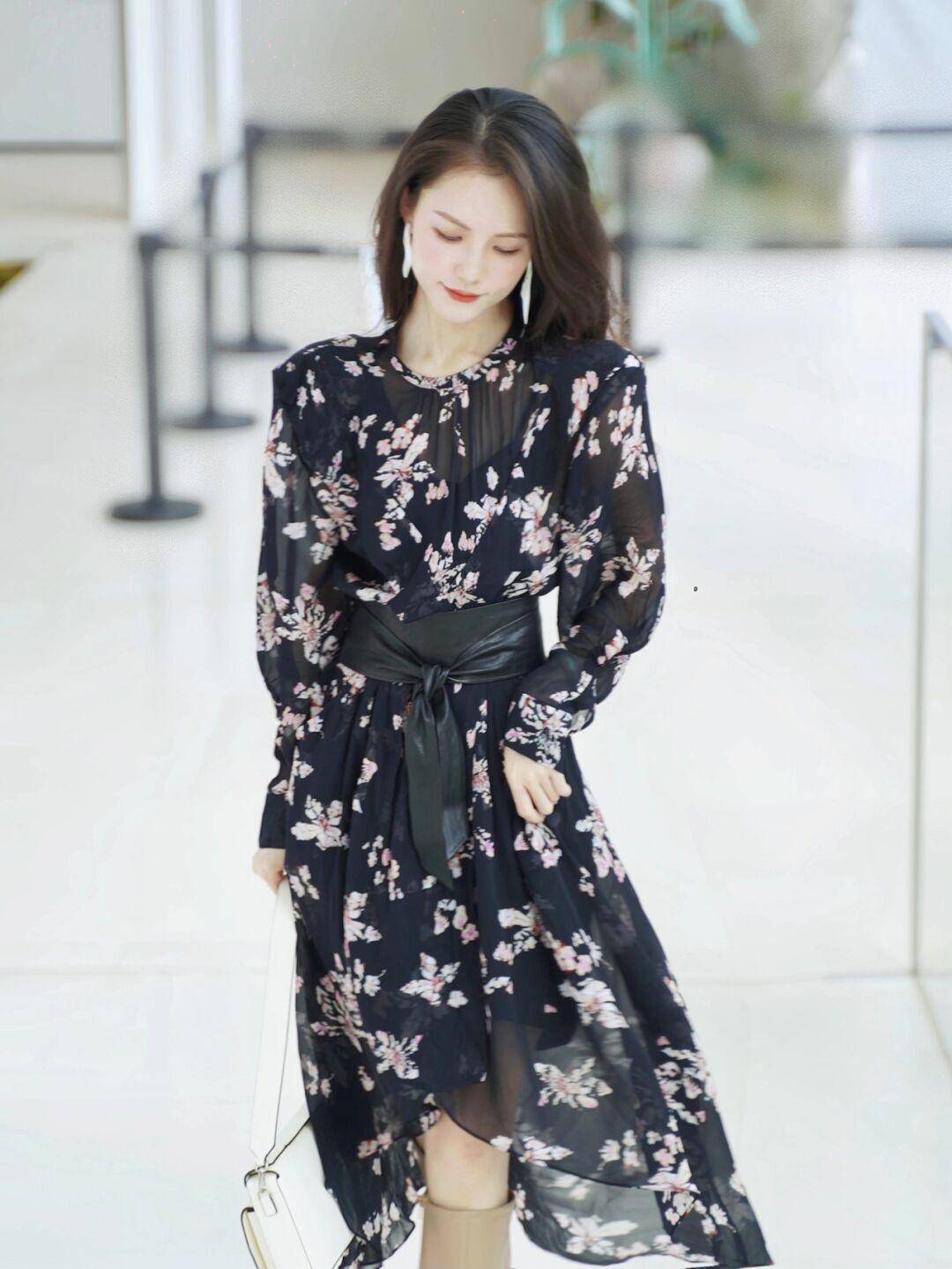 黑色 优雅女人早秋都穿“连衣裙”，为你分享时髦的搭配经验，温婉知性才是美