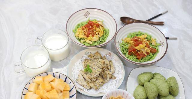 小孩|我家小孩的早餐，七天不重样，十分钟就搞定小孩很爱吃