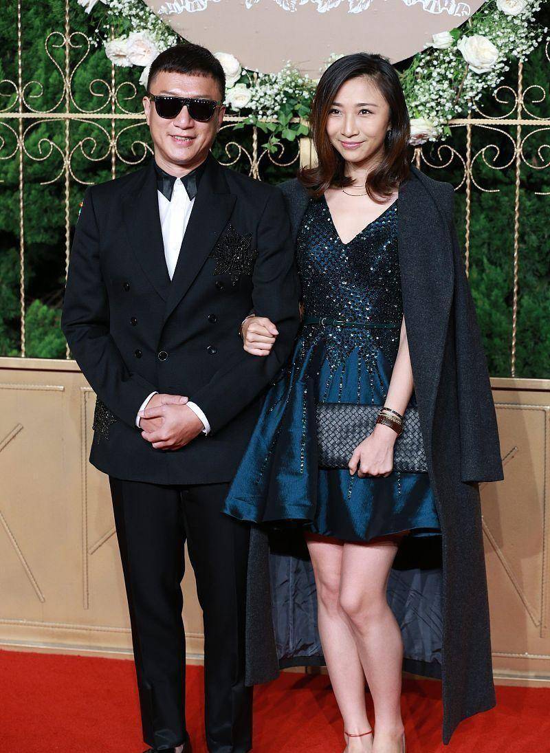 身材 孙红雷的娇妻真没白瞎了身材，一袭长裙好晃眼，177的大个没白长